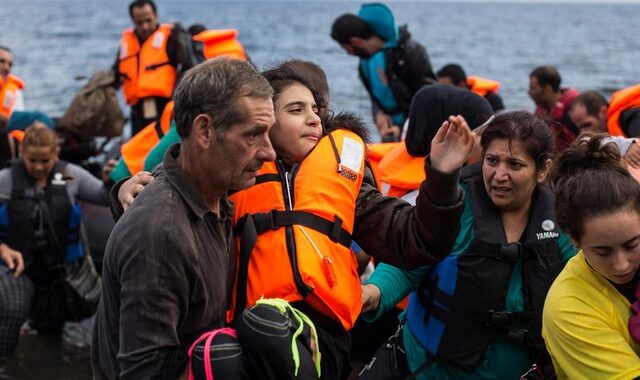 Κατακόρυφη η αύξηση των ροών προσφύγων και μεταναστών