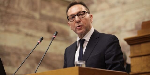Στουρνάρας: Ενδεχόμενη άλλη καθυστέρηση μπορεί να εκτροχιάσει την ανάκαμψη