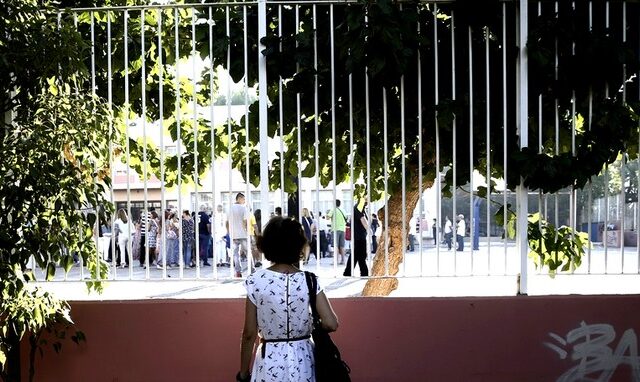 H επιμέλεια των παιδιών και στους 2 γονείς. Γιατί μείναμε πίσω