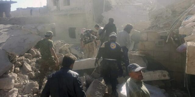 Βομβαρδισμός σχολείου με 33 νεκρούς στη Ράκα