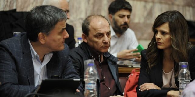 ‘Μασάζ’ για εργασιακά, αφορολόγητο και μέτρα