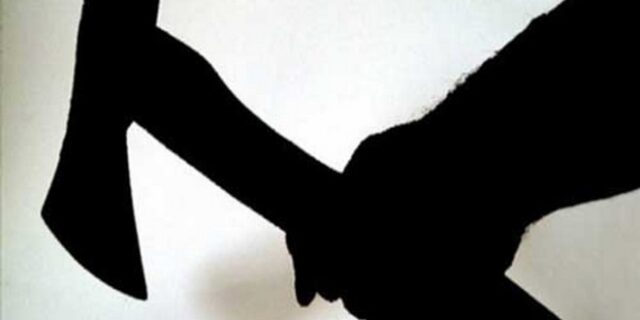 Σπείρα εισέβαλε με τσεκούρια σε σπίτια ηλικιωμένων