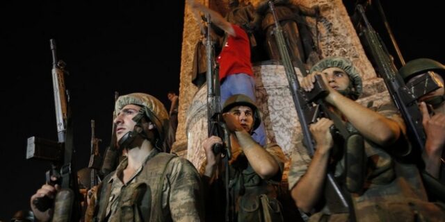 Επιχείρησαν να επιτεθούν στους κατηγορούμενους για την απόπειρα δολοφονίας του Ερντογάν