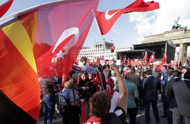 Ευθείες βολές της Άγκυρας κατά του Βερολίνου