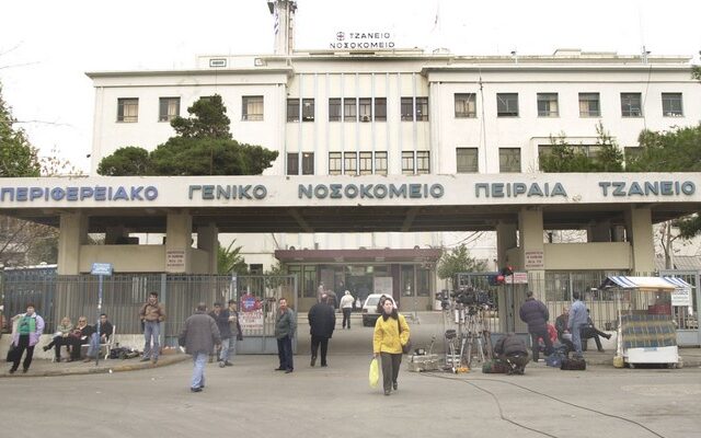 Από τις συγχαρητήριες κάρτες έμαθε την αντικατάστασή του, ο διοικητής του Τζάνειου