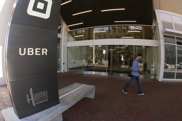 Σκάνδαλο με την Uber λόγω μυστικού λογισμικού που κατασκόπευε επιβάτες ταξί