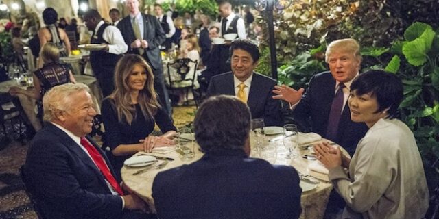 Οι συνήθειες του Τραμπ προβληματίζουν τους σεφ του Λευκού Οίκου