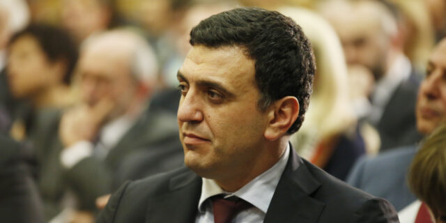 Κικίλιας: ‘Βολικός για τα ξένα συμφέροντα ο Τσίπρας’