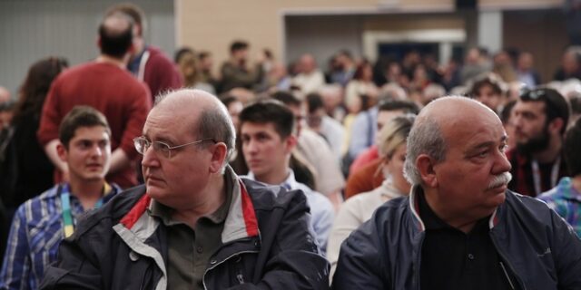 Οι 53 ξεκαθαρίζουν: Δε ζητάμε εκλογές