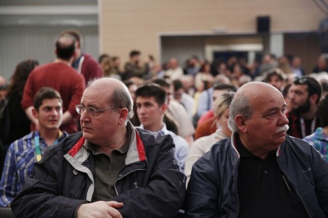 Οι 53 ξεκαθαρίζουν: Δε ζητάμε εκλογές