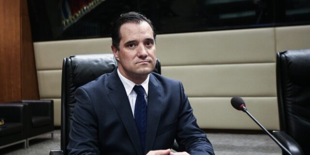 Κόντρα για το ‘Είστε αγράμματοι κομμουνιστές’ του Άδωνι