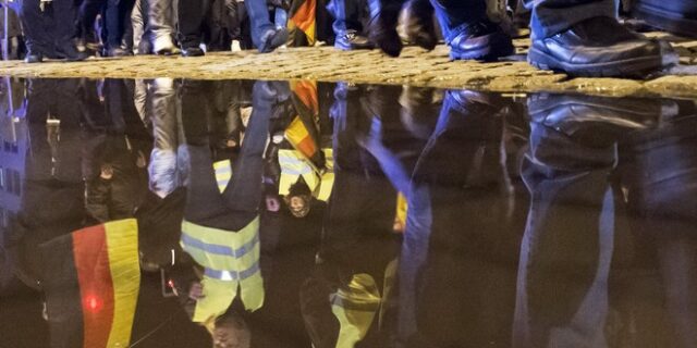 ‘Κόλαση’ η Κολωνία: Συνεδριάζουν οι ακροδεξιοί του AfD
