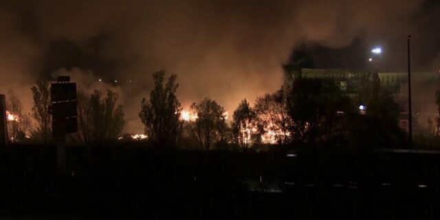 Γαλλία: Πυρκαγιά ισοπέδωσε καταυλισμό μεταναστών στη Δουνκέρκη