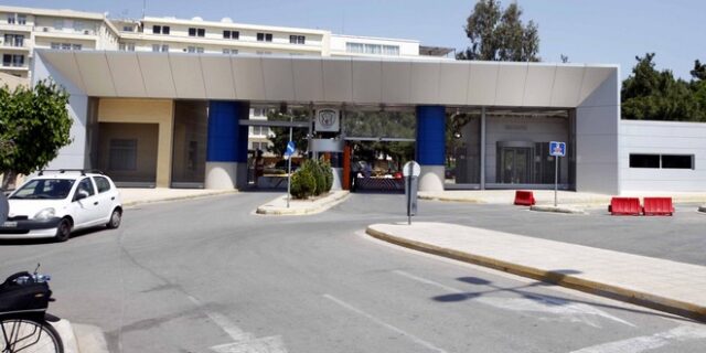 Συναγερμός για ύποπτο δέμα στην πύλη του Υπουργείου Εθνικής Άμυνας