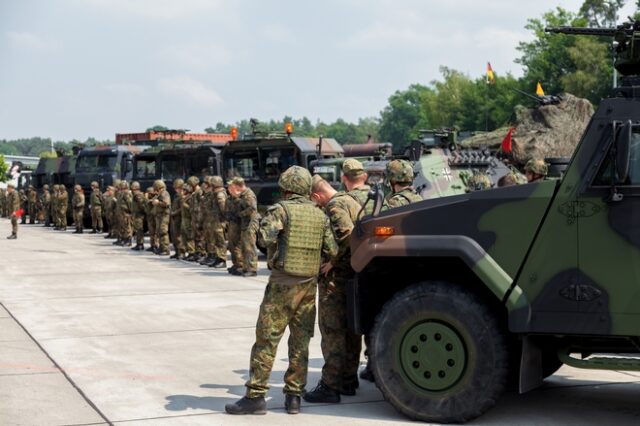 Γερμανία: Αξιωματικός του στρατού έκανε τον Σύριο πρόσφυγα και σχεδίαζε επίθεση