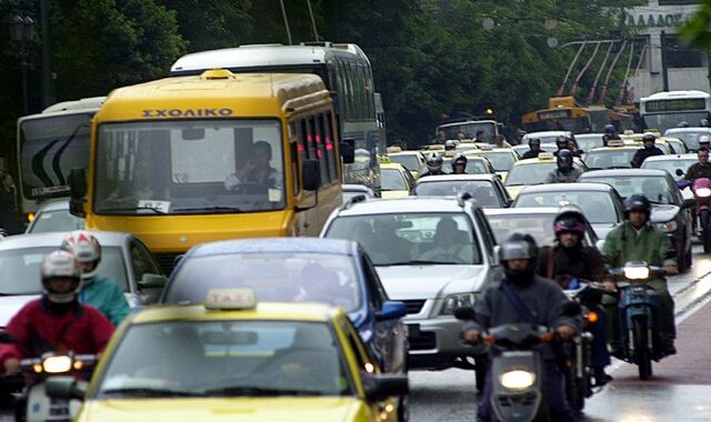 Οδήγηση μοτοσικλέτας με δίπλωμα αυτοκινήτου