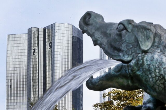 Η Deutsche Bank βρυχάται. Υπερδιπλάσια καθαρά κέρδη μέσα στο ’17