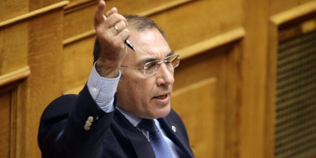 Δημήτρης Καμμένος: Καλύτερα στο κράτος παρά στον εγγονό το 100άρικο του παππού