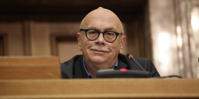Μέσω Σαίξπηρ απέρριψε ο Δουζίνας το αίτημα της ΝΔ για τη Βενεζουέλα