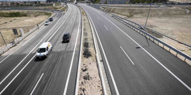 Στην αντεπίθεση για τους δρόμους το υπουργείο Υποδομών