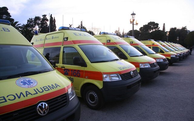 Δωρεά 143 ασθενοφόρων στο ΕΚΑΒ από το Ίδρυμα Σταύρος Νιάρχος