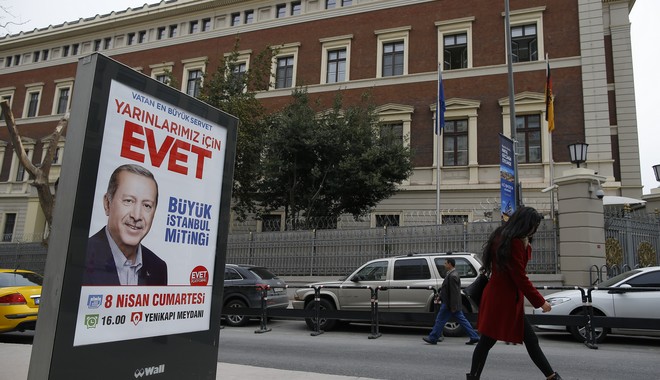 Τουρκία: Προηγείται το ΝΑΙ στις δημοσκοπήσεις