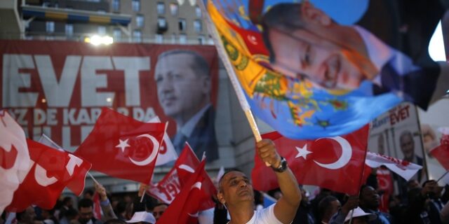 Δημοψήφισμα στην Τουρκία: Ο Σουλτάνος είναι γυμνός