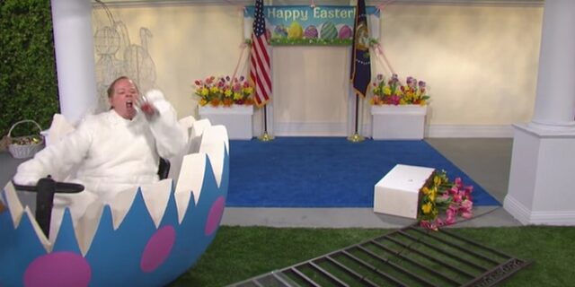 Η Μελίσα ΜακΚάρθι είναι το Easter Bunny του Λευκού Οίκου!