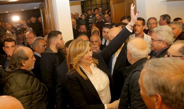 Γεννηματά: Επιστρέψαμε. Δυναμώνουμε καθημερινά με τις αποσκευές μας γεμάτες εμπειρίες