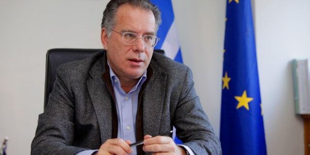 Κουμουτσάκος: Τα 3 ερωτήματα προς την κυβέρνηση για το Σκοπιανό