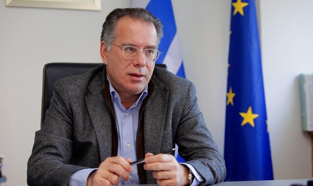 Κουμουτσάκος: Τα 3 ερωτήματα προς την κυβέρνηση για το Σκοπιανό