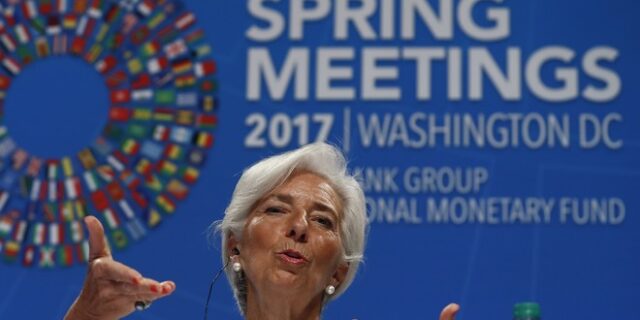 ‘Λογικά’ πλεονάσματα για την Ελλάδα ζητά η Λαγκάρντ