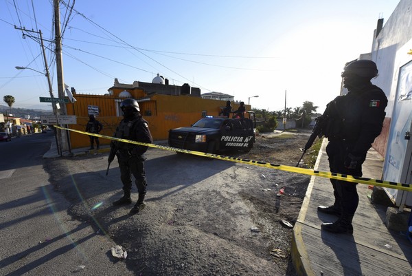 Μεξικό: Τουλάχιστον 24 νεκροί από μετωπική σύγκρουση λεωφορείου με βυτιοφόρο καυσίμων