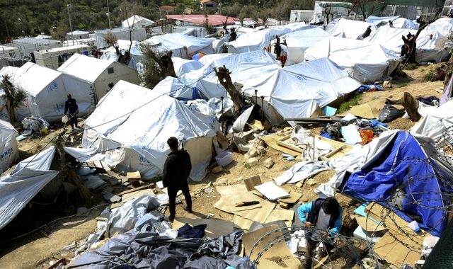 Μυτιλήνη: Σε απεργία πείνας προχώρησαν 12 πρόσφυγες στη Μόρια