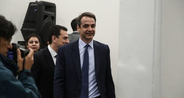 Η ΝΔ βλέπει καθυστερήσεις και νέα μέτρα το 2018