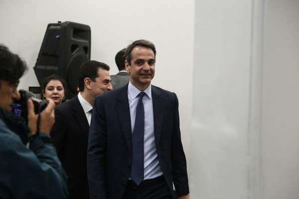 Η ΝΔ βλέπει καθυστερήσεις και νέα μέτρα το 2018