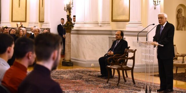 Παυλόπουλος σε μαθητές: Μόνο με την αριστεία θα βγούμε από την κρίση