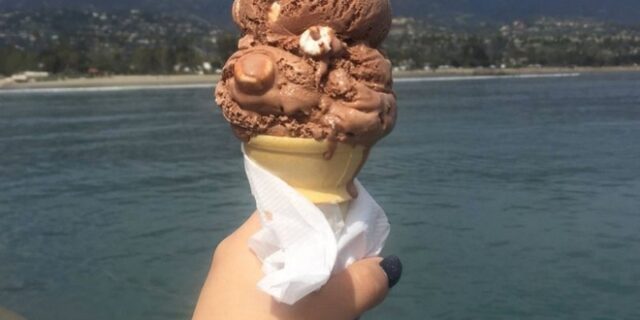 Προσπάθησε να βγάλει την τέλεια φωτογραφία παγωτού και έβγαλε το τέλειο απρόοπτο