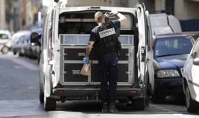 Γαλλία: Τέσσερις συλλήψεις υπόπτων για τρομοκρατία δυτικά του Παρισιού