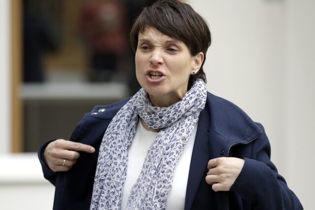 Η επικεφαλής της AfD, πηδάει από το ακροδεξιό καράβι