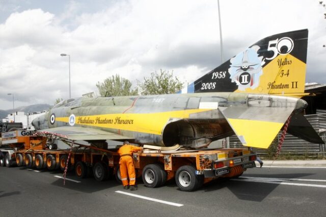 Στο μουσείο το θρυλικό RF-4E της Πολεμικής Αεροπορίας