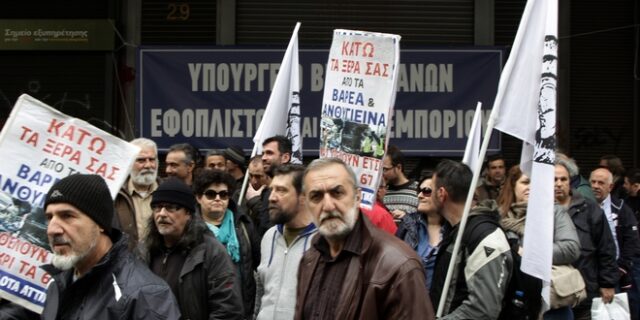 Αλήθειες και ψέματα για τη μονιμοποίηση των συμβασιούχων
