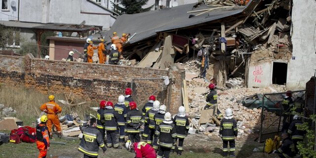Πολωνία: Πέντε νεκροί από κατάρρευση κτιρίου