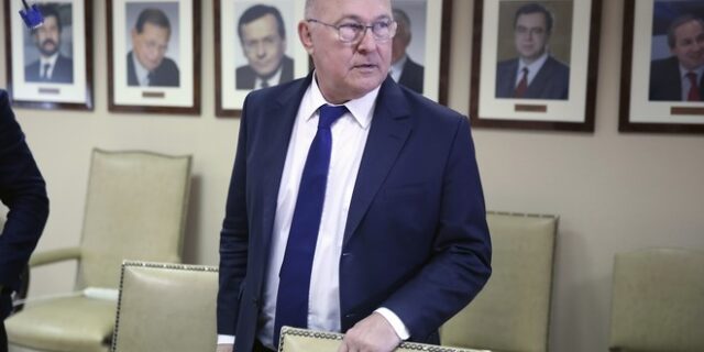 Σαπέν: Αναγκαία μια συνολική συμφωνία για το χρέος