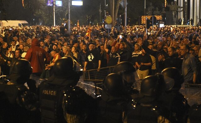 Διαδήλωση υποστηρικτών του Γκρουέφσκι στο κέντρο των Σκοπίων