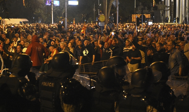 Διαδήλωση υποστηρικτών του Γκρουέφσκι στο κέντρο των Σκοπίων