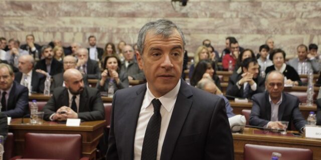 Στη Δικαιοσύνη ο Στ. Θεοδωράκης για τους λογαριασμούς Παπαντωνίου