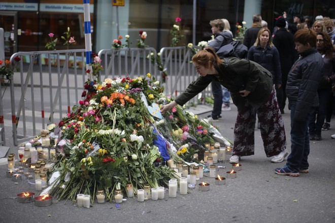 Επίθεση στη Στοκχόλμη: Σε ανακρίσεις επτά προσαχθέντων προχωρούν οι αρχές