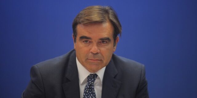 Μαργαρίτης Σχοινάς: Οι θεσμοί συνεχίζουν τις διαβουλεύσεις τους από τις έδρες τους
