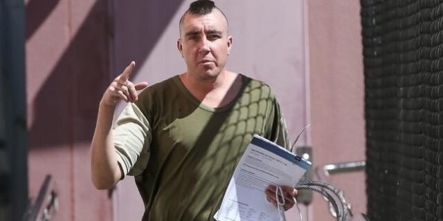 Έφαγε σε ακριβό εστιατόριο και έπεσε στη θάλασσα για να μην πληρώσει!